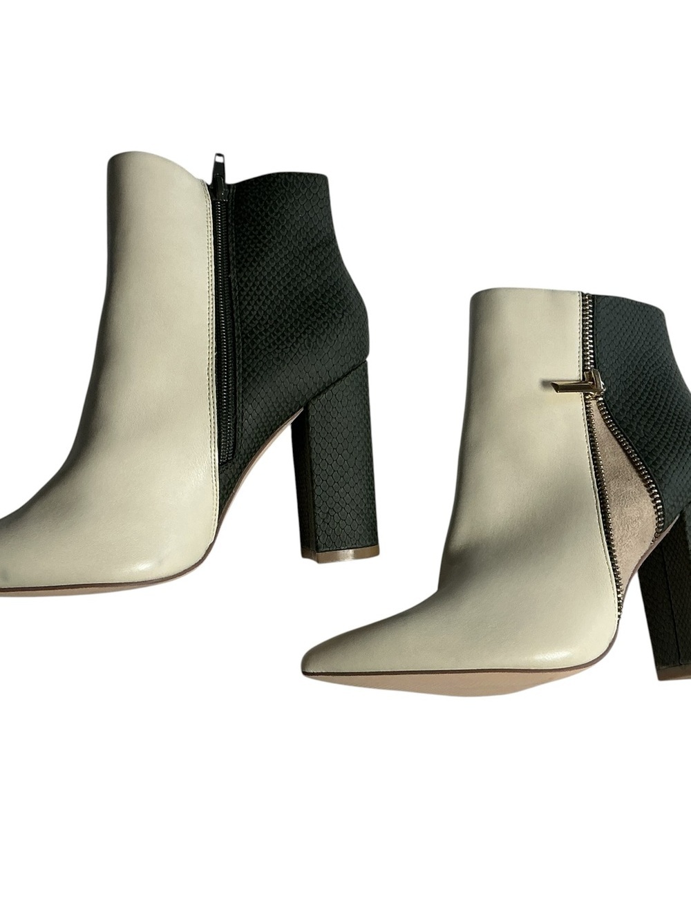 JustFab Rosamund Patchwork Ankle Booties Cream Green Snake Pointed Toe 7.5 - Picture 4 of 11